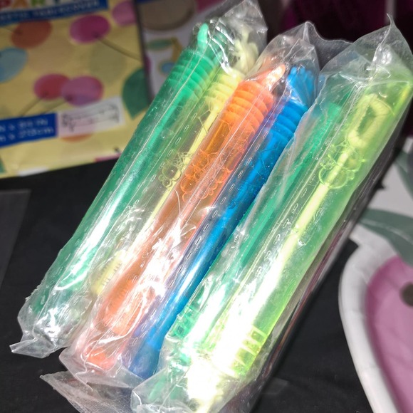 NEW- SPRING IN WINTER PARTY-WILTON Spring Cake-Cookie Pan PLUS - Picture 8 of 10